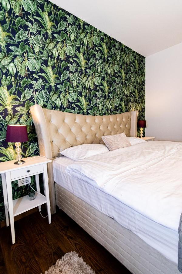 Nature Apartment - Minutes Away From The Old Town And Afi Mall Brasov Exterior photo